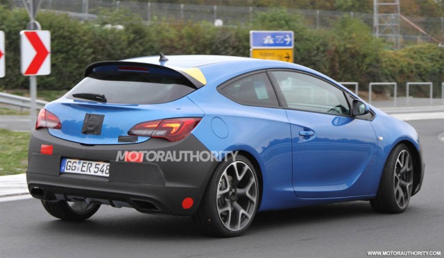opel-astra-opc-spy-shots_100368870_m.jpg