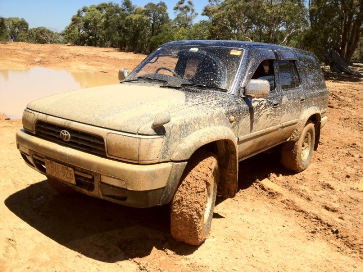 hilux.JPG