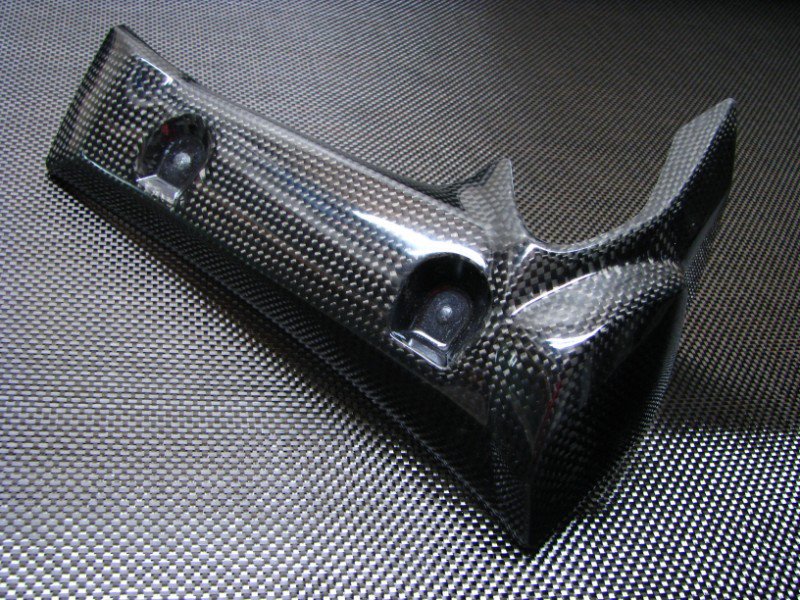 Carbon kryt chladiče pro Yamaha FZ1 N.