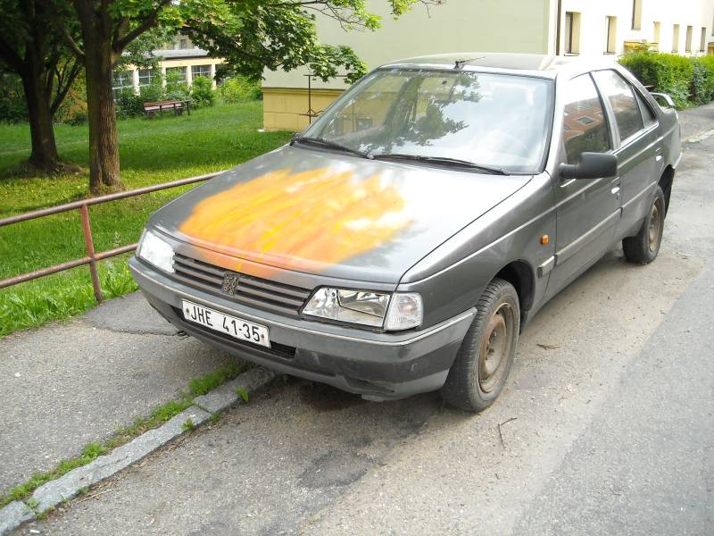 Peugeot405plameny.jpg