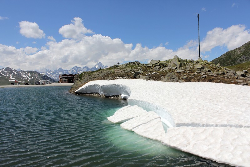 Nufenen Pass