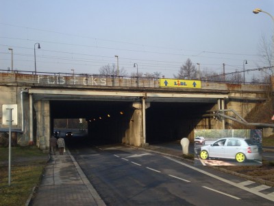 Havířov,_most_u_vlak._nádraží.JPG