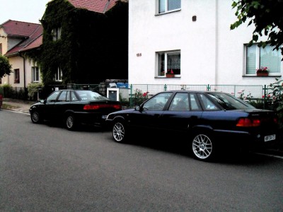 Zelené auto sloužilo na díly. A modré se bude upravovat.