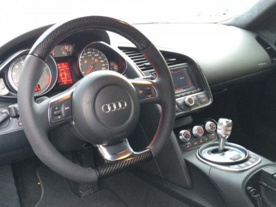 Úprava interieru Audi R8 Karbon volant, carbon interier