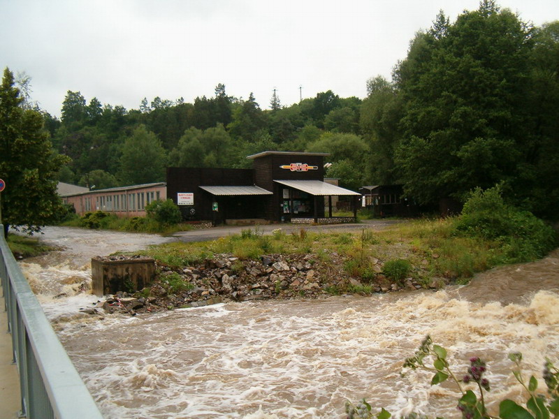 Záplavy v ČK - 2006 d.jpg