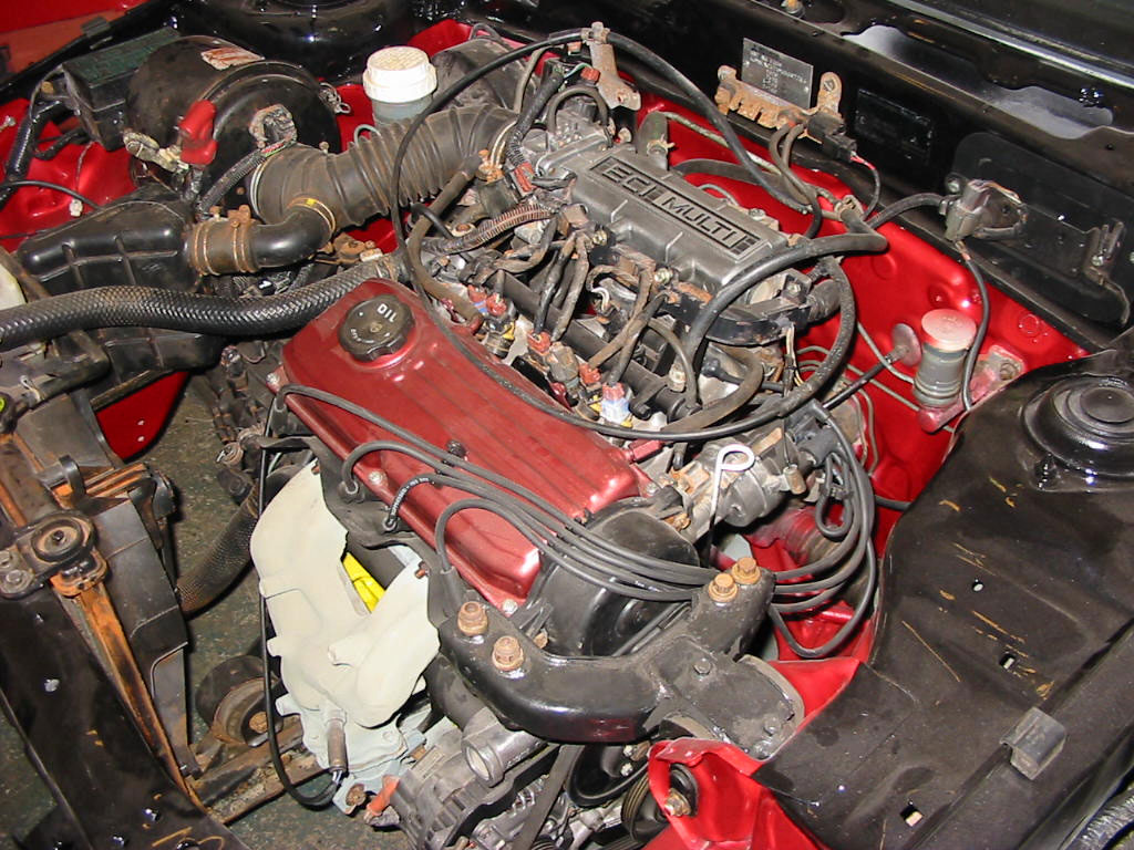 motorovy prostor, zatim jen s nasazenym motorem a puvodnik elinstalaci, a s puv chladicem
