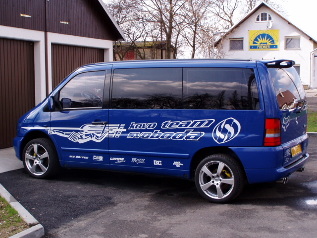 rok 2004