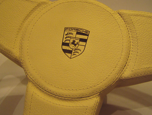 volant_porsche_detail.jpg