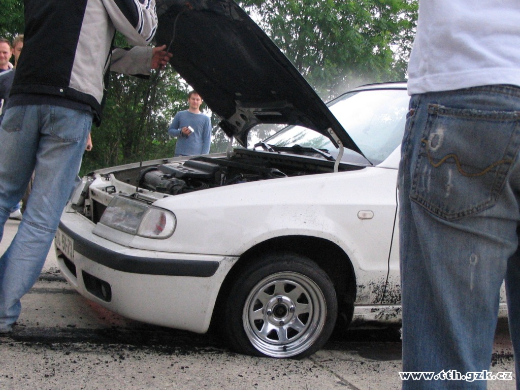 F032.jpg