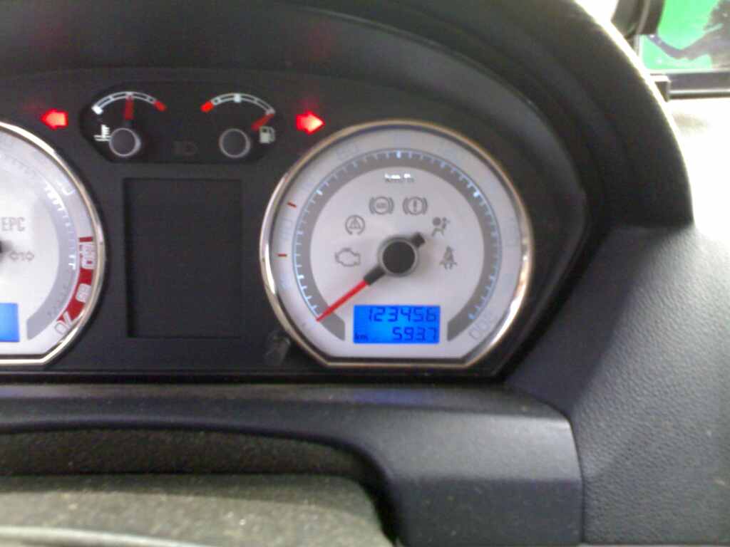 tacho.jpg
