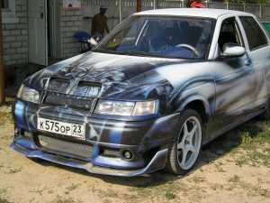 To je mue auto v Rusku ..
<br />Vsechno delal sam ...
<br />To je Lada - VAZ 21104