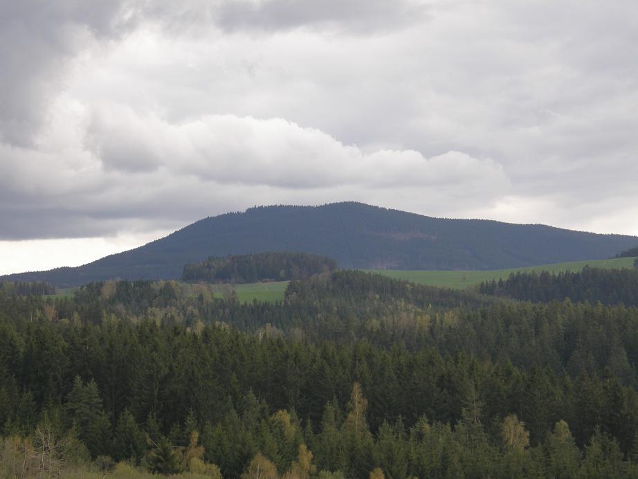 zkouska zoomu a stabilizatoru.Objekt vzdalen zhruba 15km