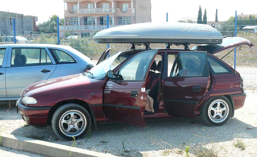 to uz sme v cili ... pokud by se nekomu zdalo ze ta rakev je nejak velka na Myshaka tak jen podotknu ze je z otcova Espase