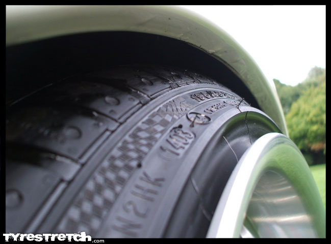 9_195_40_R16_Continental_Sport_Contact_2.jpg