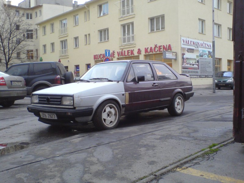 Dovedl bych si v ni predstavit Verunku nebo nejakou turbinu :)
