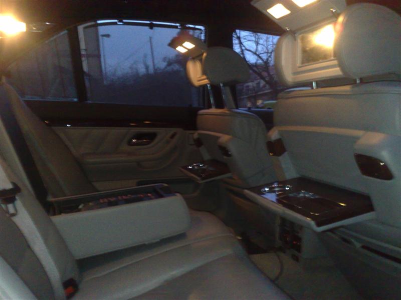 Individual rear seats equipment