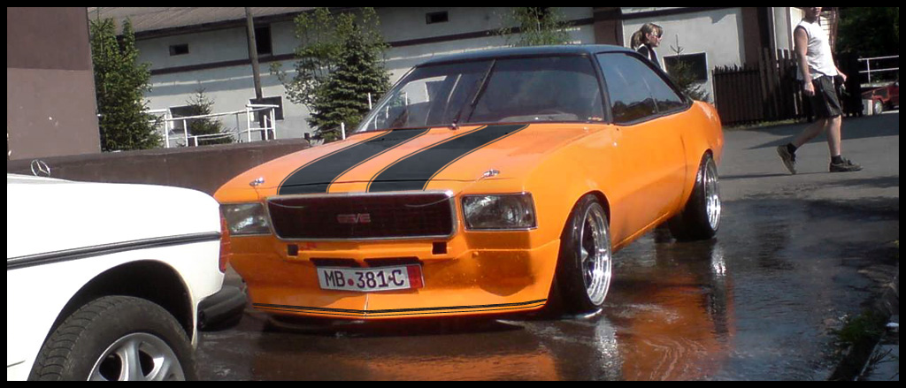hoodstripes kopie.jpg