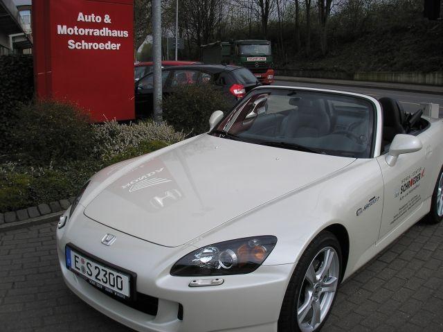 Pearl White Platinum 1.JPG