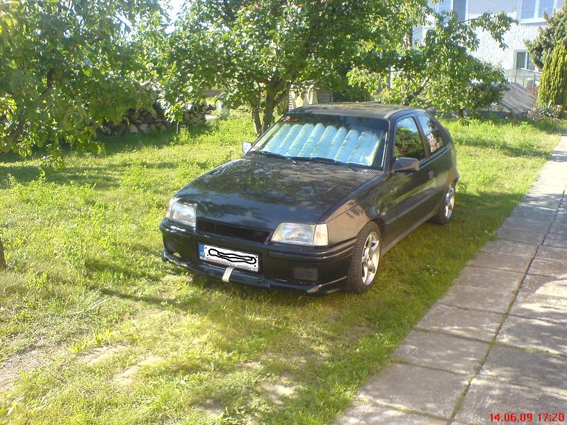 kadett černá.JPG