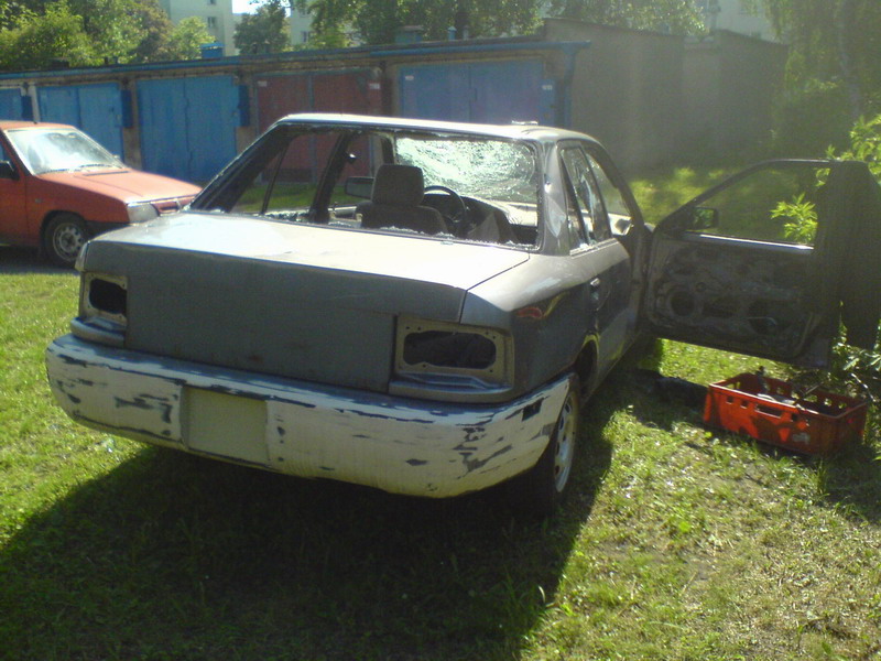 foto 2 komu pak to asi patří/lo??