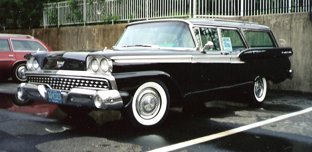1959_Ford_Country_Sedan.jpg