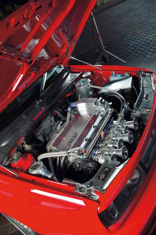 R32-768.jpg