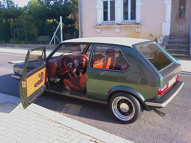 2594848274_1.jpg