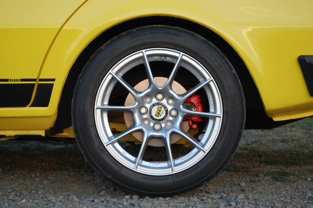 Zadní kotouč 239 x 10mm a brzdič VW