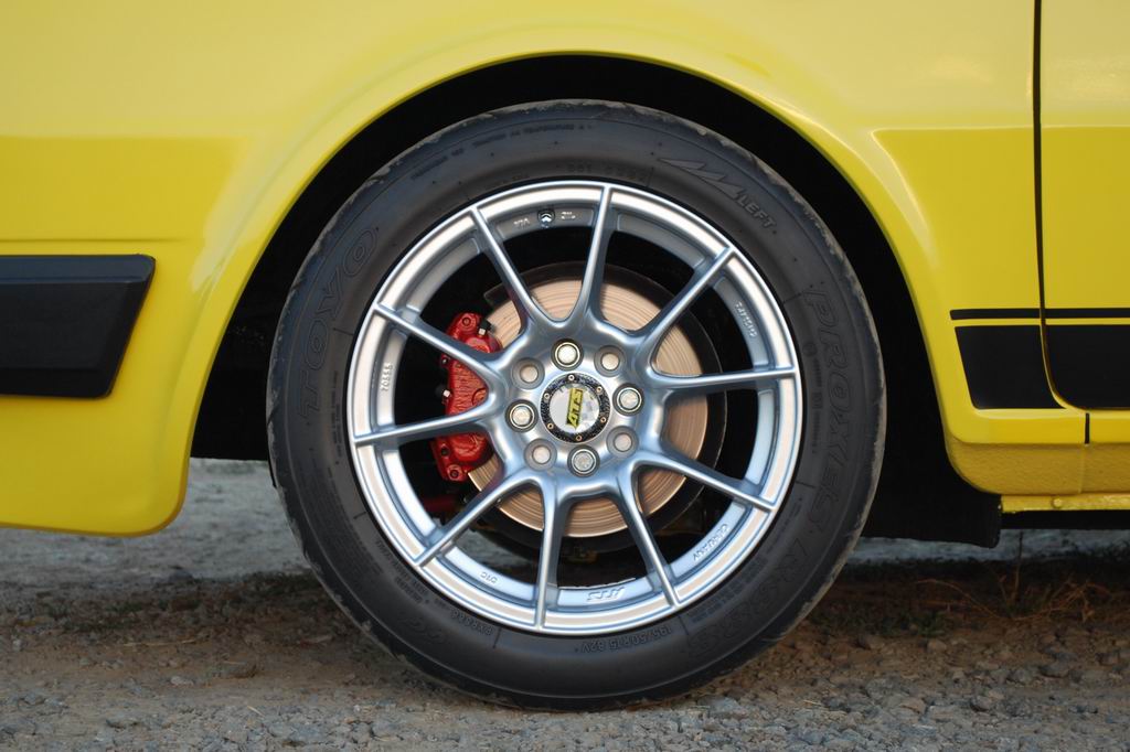 Přední kotouč 247 x 20mm a 4P brzdič Škoda