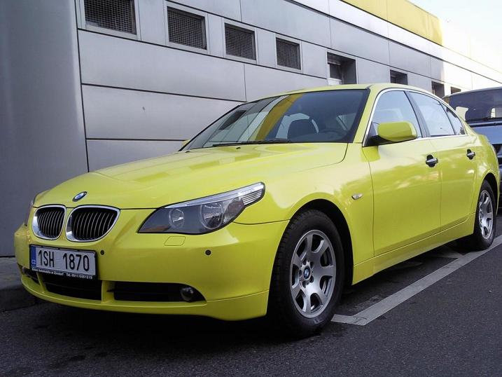 2zlutasekbmw.JPG