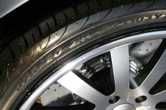 Lamborghini-Murcielago-LP640-Wheel-Close-Up-View.jpg