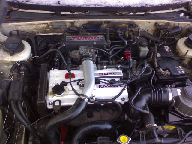 motor s jeblým válcem těsně před vytáhnutím