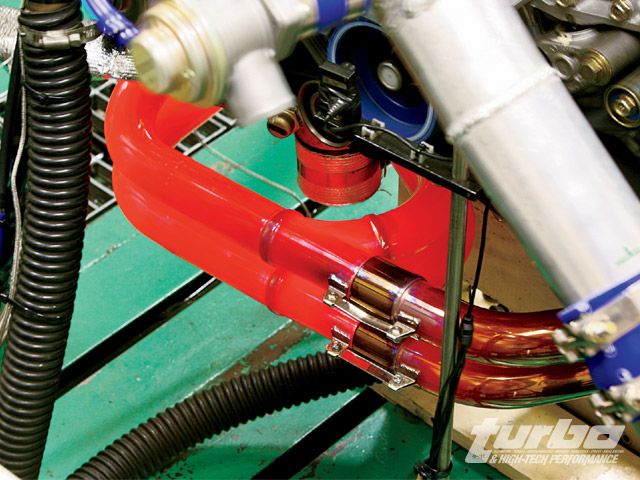 turp_0902_04_z+tomei_cusco_voltex_subaru_impreza_wrx_sti+expreme_exhaust_manifold.jpg